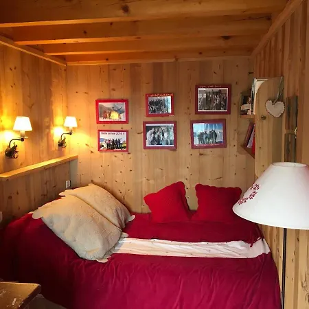 Sleeping 6 Station Meribel Apartment *